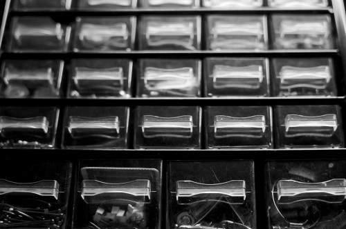 Pourquoi toutes ces boîtes de rangement alors qu'il n'était pas bricoleur?